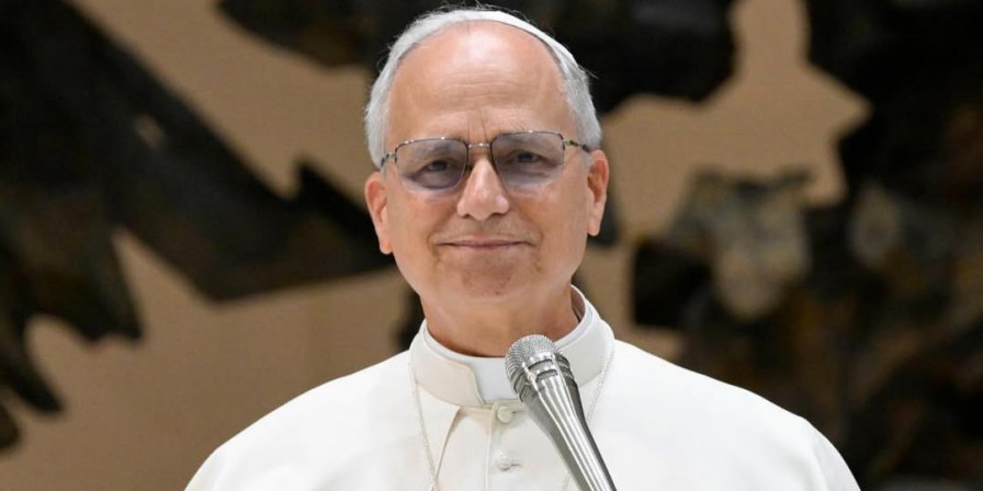 Maio: A Ascensão do Novo Papa, Vitória do MAC e Despedida de Pimentinha Maio: A Ascensão do Novo Papa, Vitória do MAC e Despedida de Pimentinha