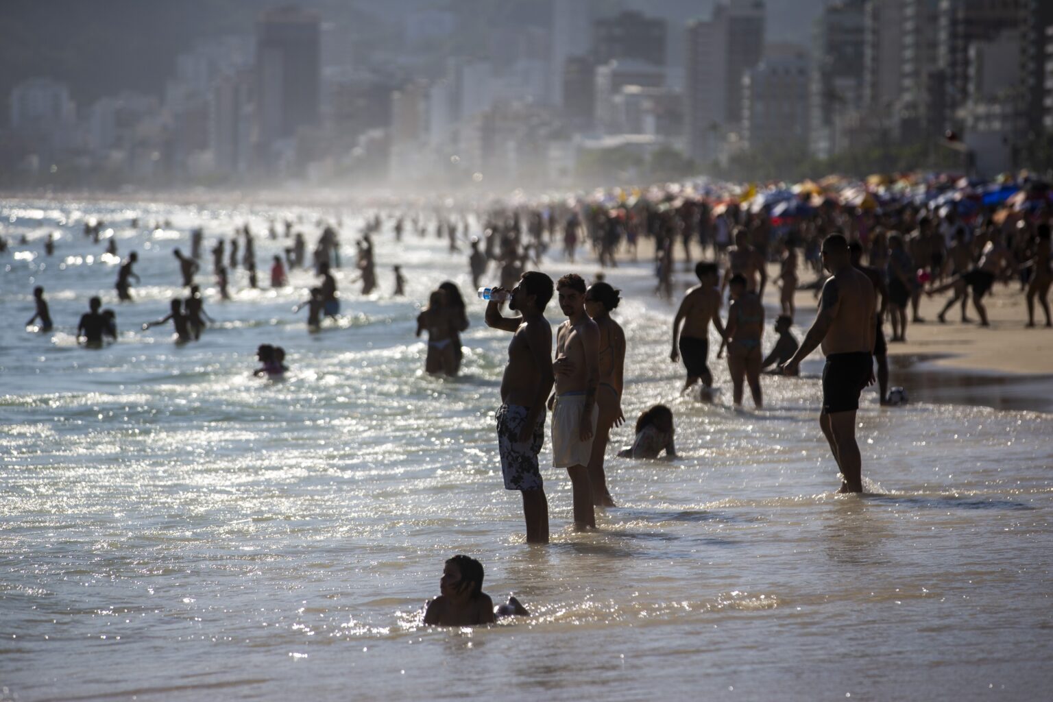 Onda de Calor: 22 Medidas Para Proteger Sua Saúde nas Altas Temperaturas Onda de Calor: 22 Medidas Para Proteger Sua Saúde nas Altas Temperaturas