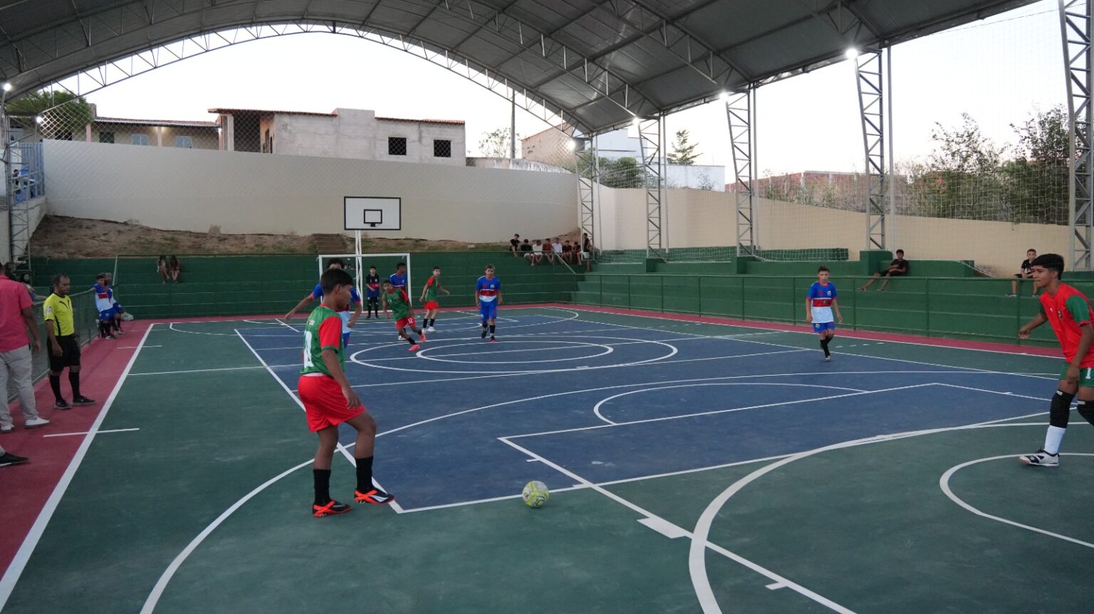 Várzea Alegre: Escola Antão Leandro Bitu Recebe Quadra Coberta e Melhora Estrutura Educacional Várzea Alegre: Escola Antão Leandro Bitu Recebe Quadra Coberta e Melhora Estrutura Educacional