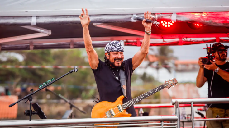 Bell Marques Agita o Pré-Carnaval do Maranhão com Multidão e Emoção Bell Marques Agita o Pré-Carnaval do Maranhão com Multidão e Emoção