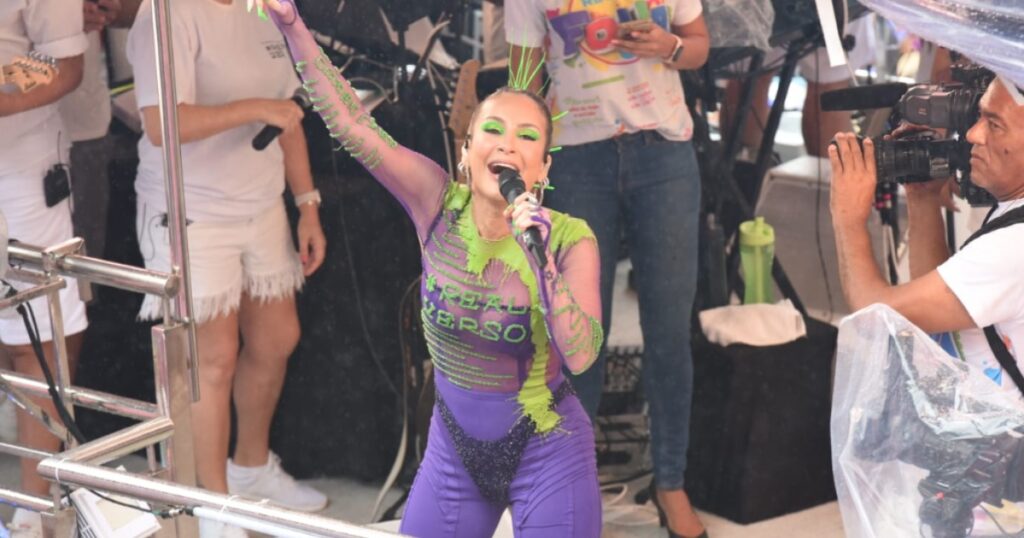 Claudia Leitte Surpreende Fãs ao Deixar Trio Pipoca de Fora do Carnaval 2026