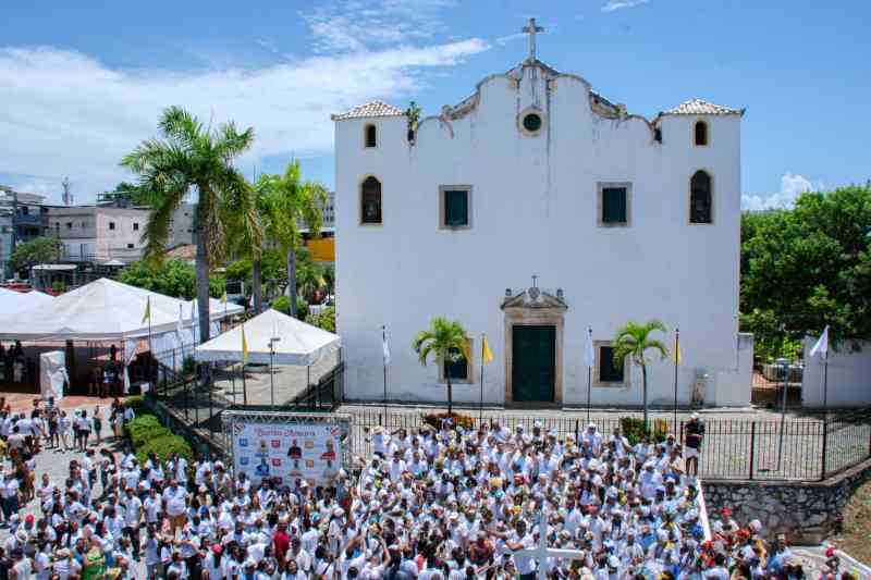 Cortejo Cultural em Lauro de Freitas Celebra Santo Amaro de Ipitanga com Tradição e Devoção Cortejo Cultural em Lauro de Freitas Celebra Santo Amaro de Ipitanga com Tradição e Devoção