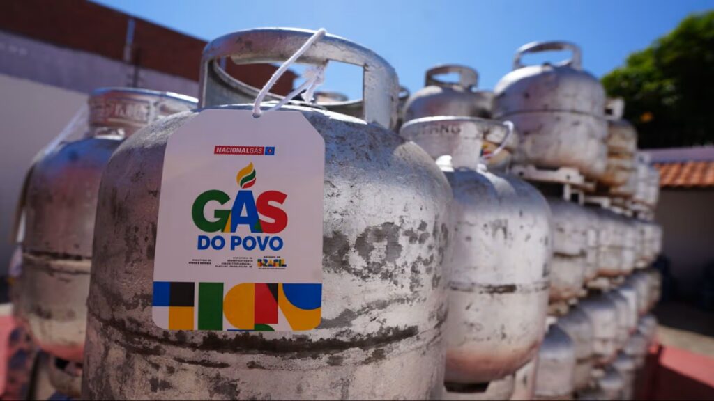 Gás do Povo: Recarga Gratuita de Botijão Chega a 950 Mil Famílias em Todo o Brasil