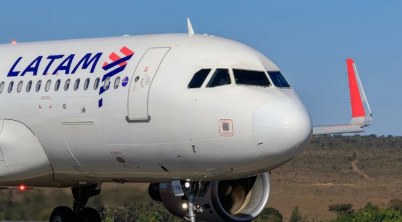 Incidente com Celular Interrompe Embarque de Voo em São Luís; Segurança Garantida Incidente com Celular Interrompe Embarque de Voo em São Luís; Segurança Garantida