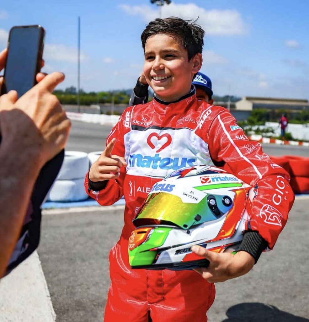 Matias Dominguez: Tricampeão Brasileiro de Kart e uma Promessa do Esporte Matias Dominguez: Tricampeão Brasileiro de Kart e uma Promessa do Esporte