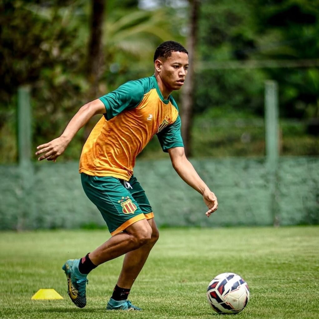 Adriano é Vetado para o Samará: Dúvidas no Meio-Campo e Ataque do Sampaio