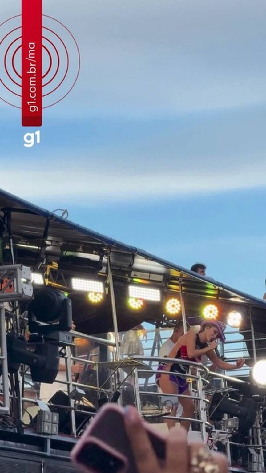 Claudia Leitte Brilha com Look Inspirado na Cultura Maranhense no Carnaval de São Luís Imagem do artigo