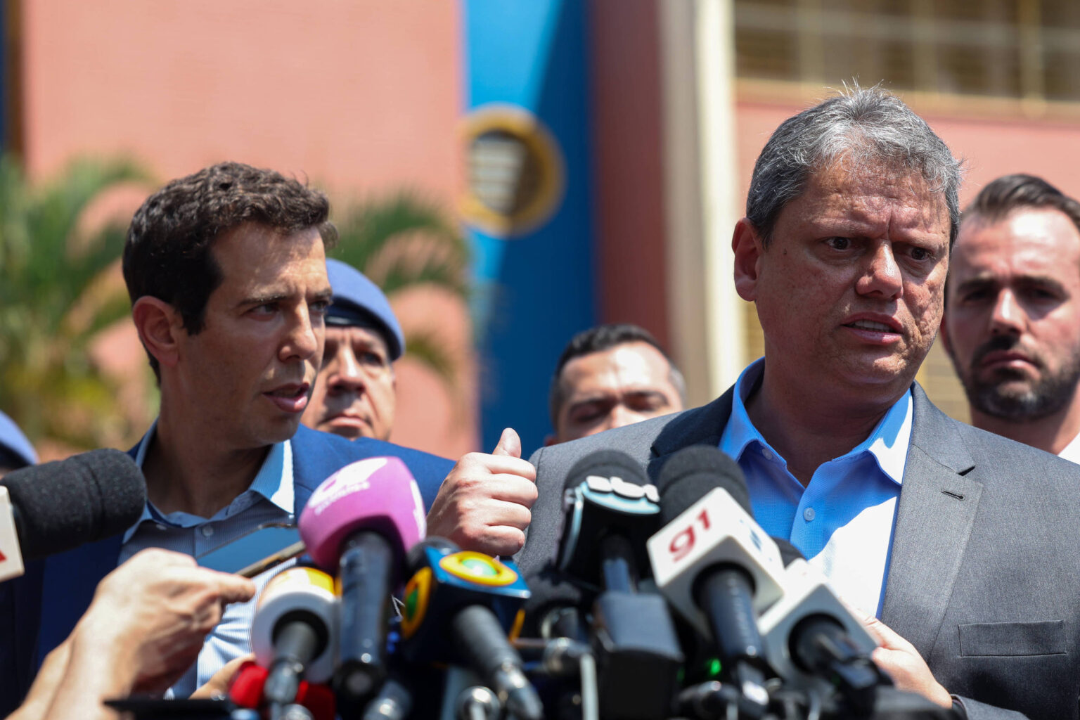 Funcionamento de Escolas Cívico-Militares em SP Começa Sem Uniformes para Alunos