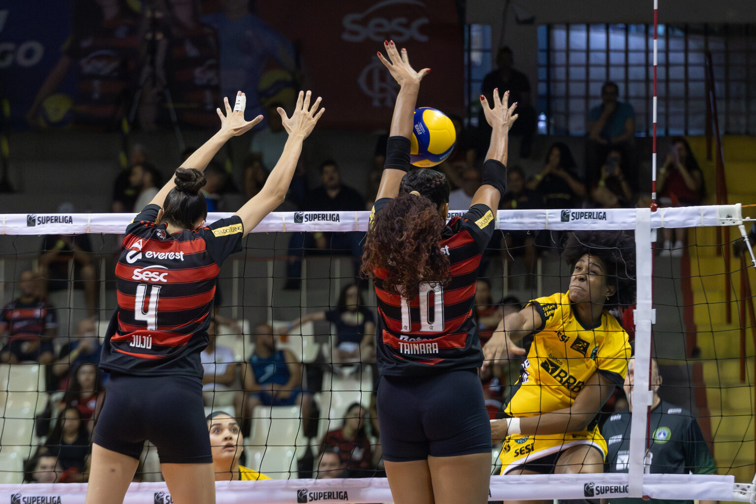 Superliga Feminina: Sesc Flamengo e Brasília Vôlei se enfrentam em São Luís por pontos decisivos Superliga Feminina: Sesc Flamengo e Brasília Vôlei se enfrentam em São Luís por pontos decisivos