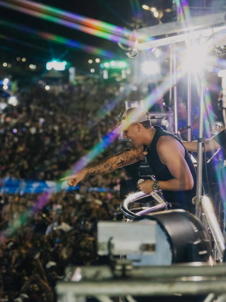 Zé Vaqueiro e Felipe Amorim Transformam São Luís em um Mar de Hits para 650 mil Foliões Zé Vaqueiro e Felipe Amorim Transformam São Luís em um Mar de Hits para 650 mil Foliões