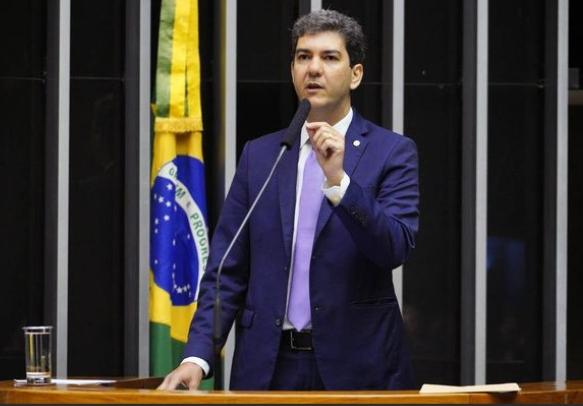 Eduardo Braide Lança Pré-Candidatura ao Governo do Maranhão e Promete Mudanças Eduardo Braide Lança Pré-Candidatura ao Governo do Maranhão e Promete Mudanças