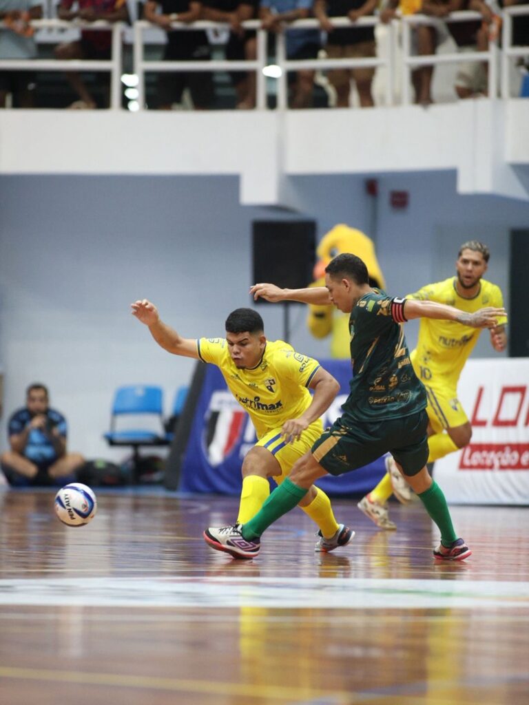 IAPE e Campo Largo Empatam no Castelinho: Um Jogo Decisivo na Copa do Brasil de Futsal IAPE e Campo Largo Empatam no Castelinho: Um Jogo Decisivo na Copa do Brasil de Futsal