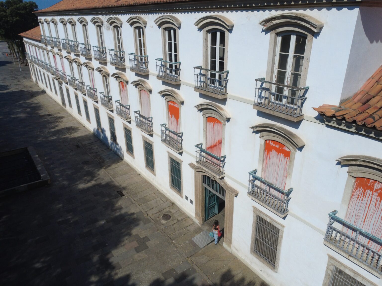 Celebrando Quatro Décadas do Paço Imperial: Exposição Reúne Mais de Cem Artistas