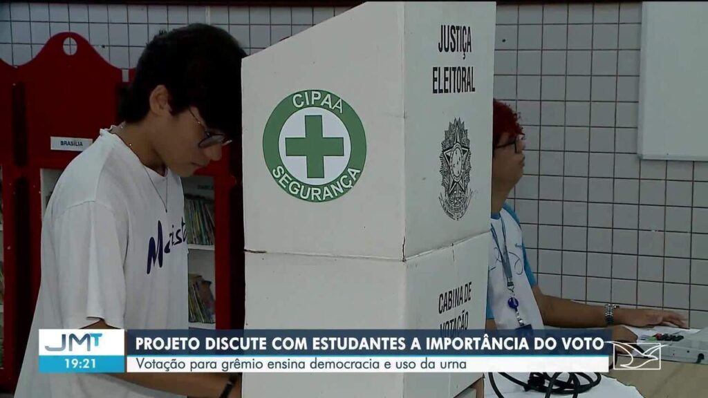 Estudantes de São Luís Experimentam o Processo Eleitoral na Escola