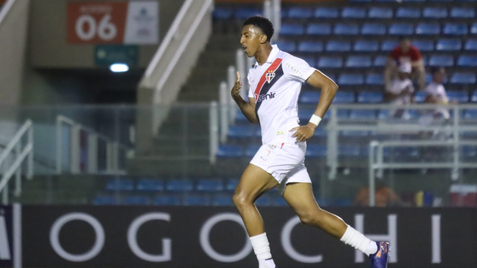 Ferroviário Enfrenta Jacuipense em Busca do G2 no Nordestão