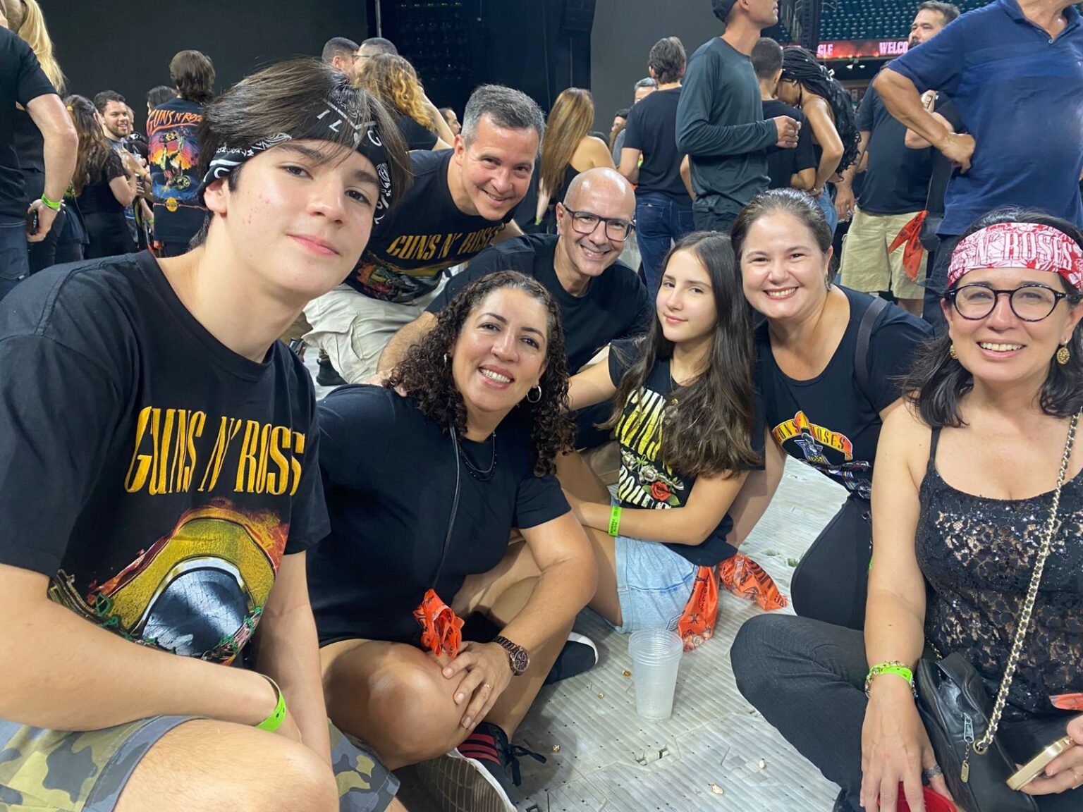 Guns N' Roses Agita Salvador com Fãs de Todas as Idades