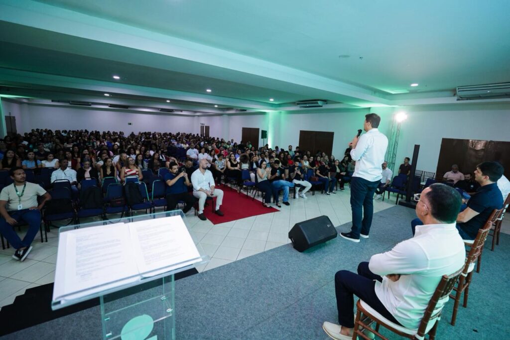 Orleans Brandão Reitera Compromisso com a Saúde do Maranhão em Diálogo com Profissionais