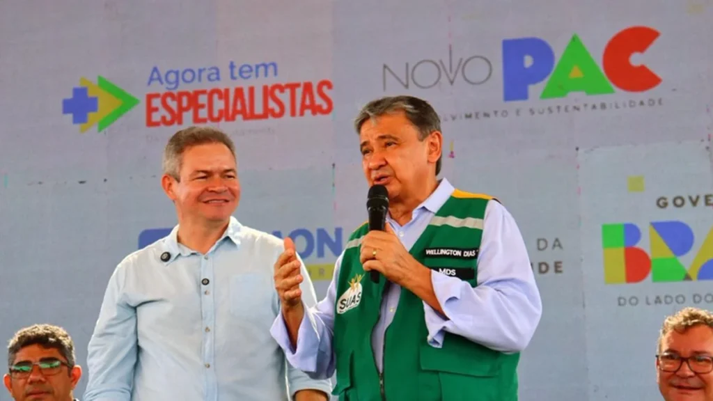 Wellington Dias participa da entrega de veículos e assinatura de ordem de serviço em Timon