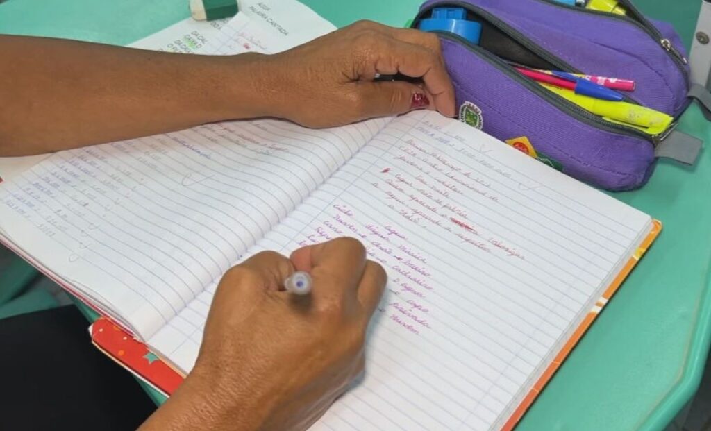 Educação de Jovens e Adultos: Uma Chance para Alcançar o Saber e Combater o Analfabetismo no Interio