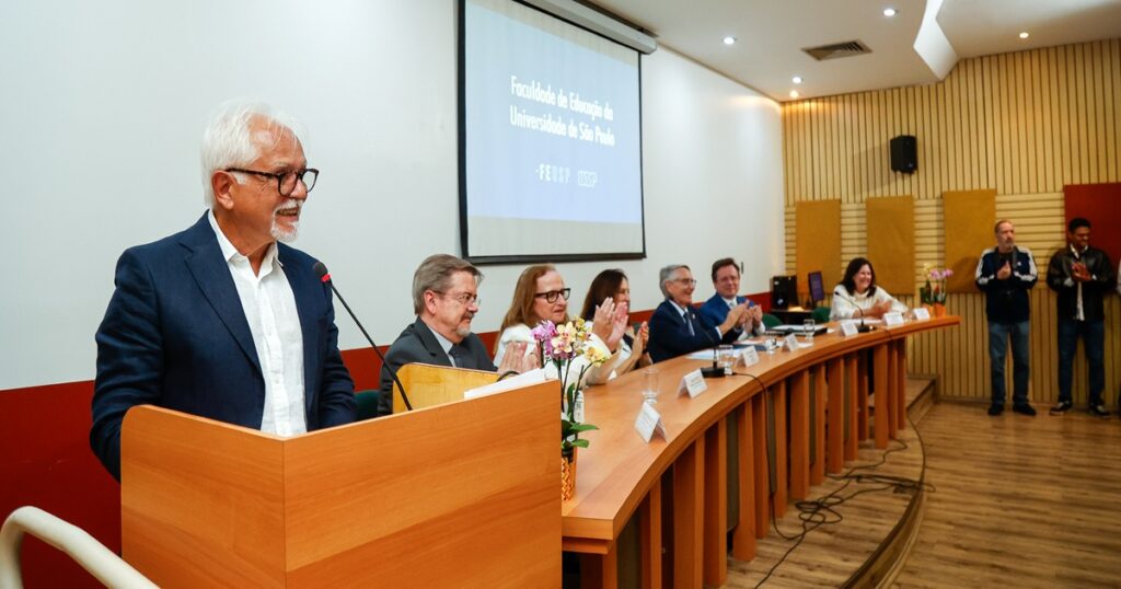 Novo Direcionamento na Faculdade de Educação: Compromisso com a Educação Pública