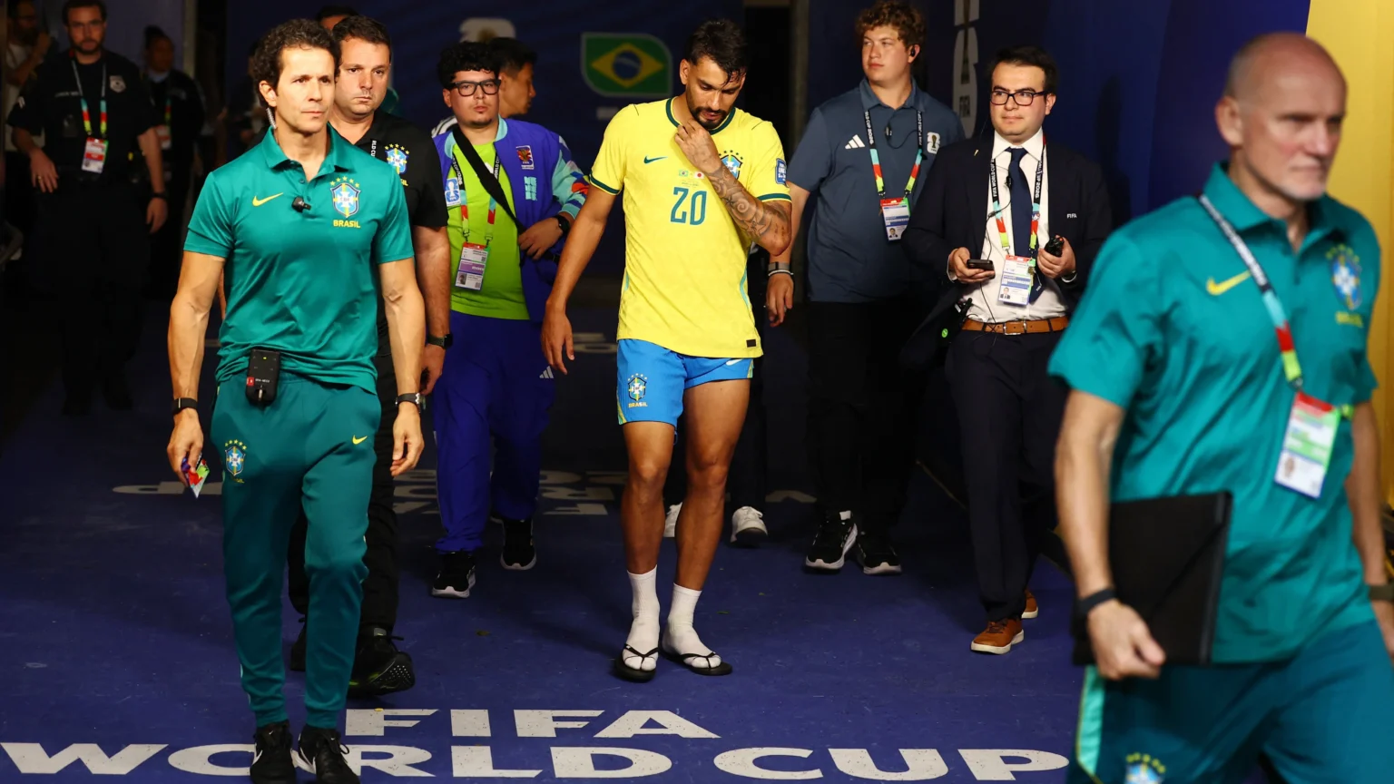 Lucas Paquetá Fora das Oitavas da Copa do Mundo por Lesão Confirmada