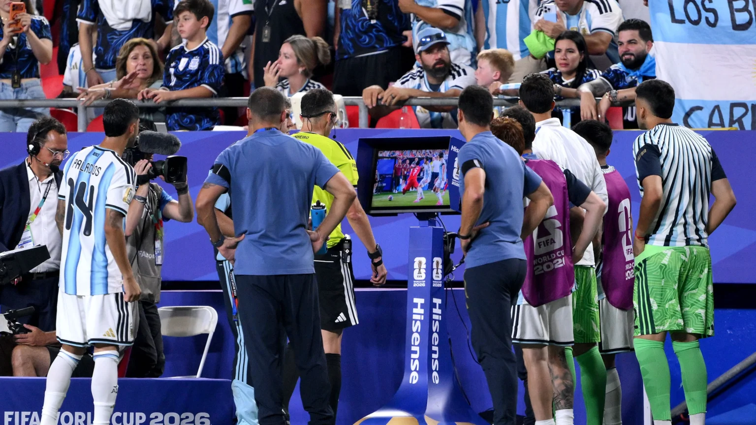 FIFA adota nova estratégia para VAR nas semifinais da Copa do Mundo FIFA adota nova estratégia para VAR nas semifinais da Copa do Mundo